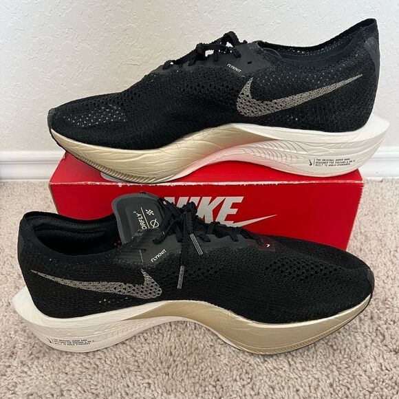 Nike ZoomX Vaporfly NEXT% 3 Black Metallic Gold Grain - Picture 2 of 9